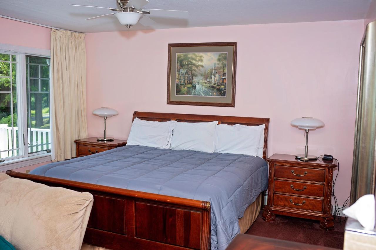 Longhouse Manor B&B Watkins Glen Ngoại thất bức ảnh