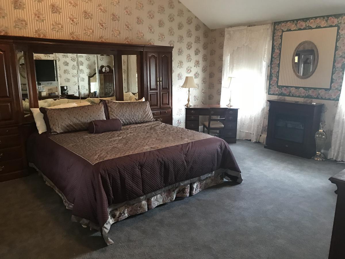 Longhouse Manor B&B Watkins Glen Ngoại thất bức ảnh